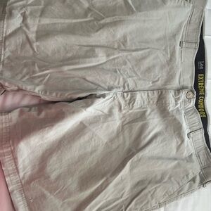 Lee Men's Flat Front Shorts - Light tan